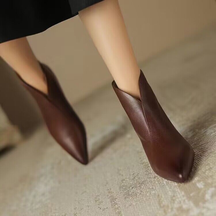 Sarah Express Pointed Toe Kitten Heel Ankle Boots
