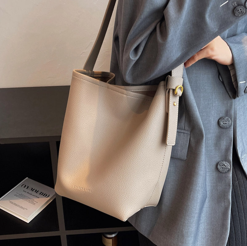 Sarah Express Retro Commuter Bucket Bag Adjustable Strap