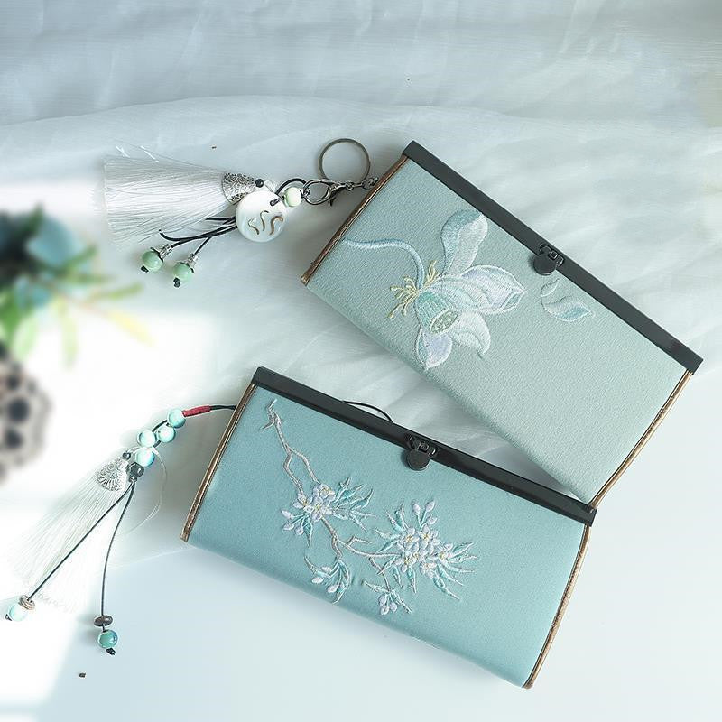 Sarah Express Artistic Retro Embroidered Clutch Purse