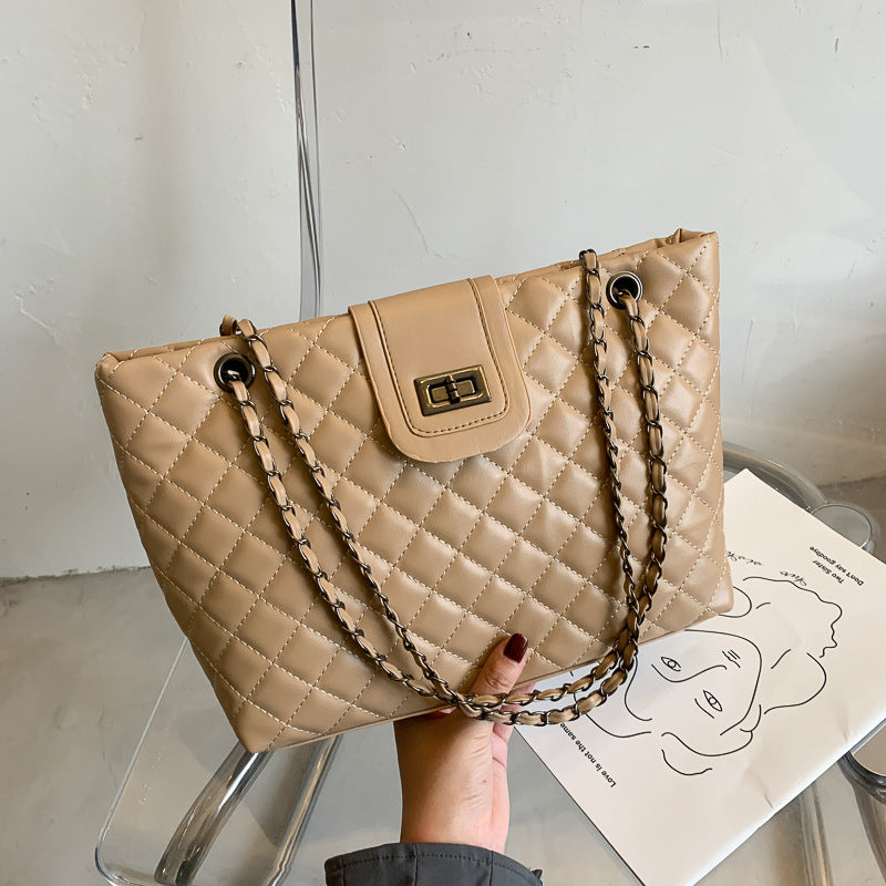 Sarah Express Quilted Chain Shoulder Bag