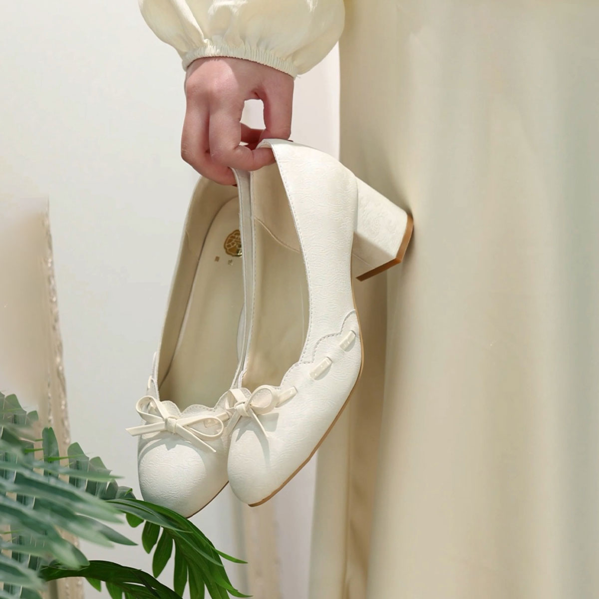 Sarah Express Ivory Jacquard Satin Bow Block Heels