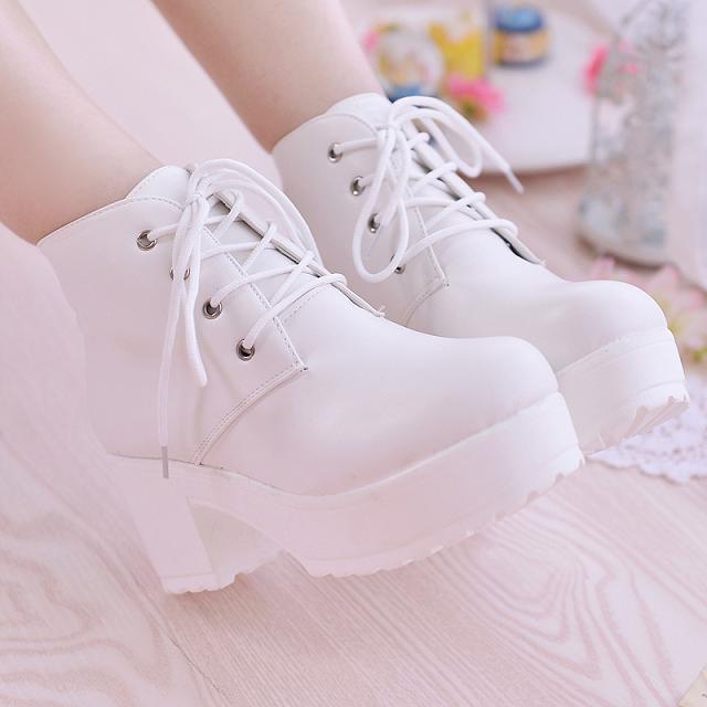 Sarah Express Chunky Heel Lace-Up Ankle Boots White