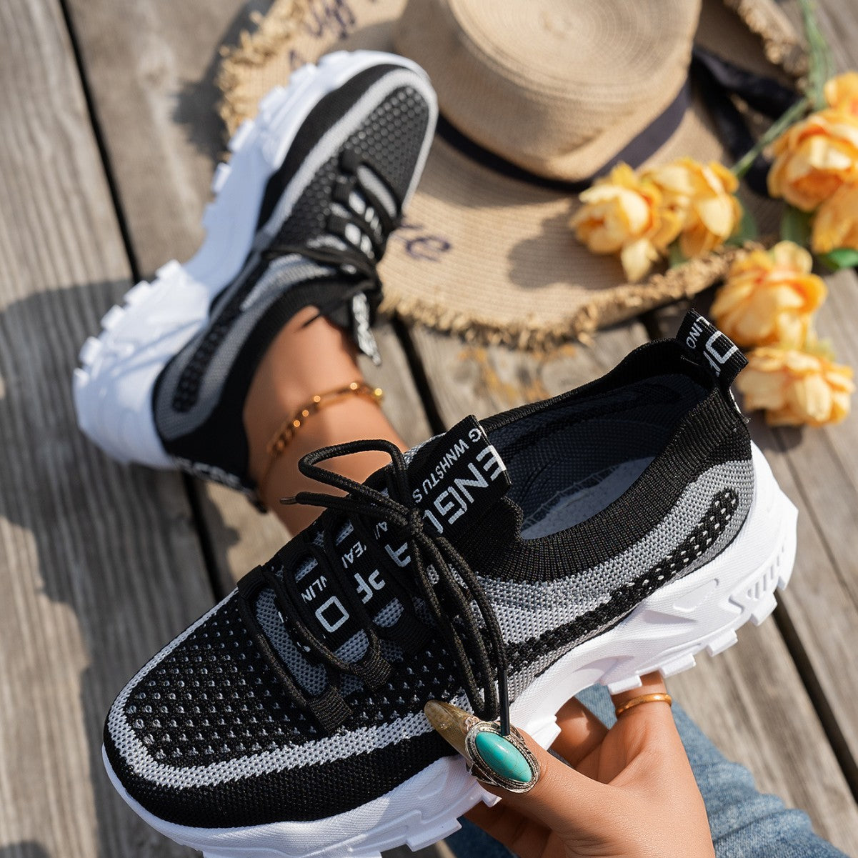 Sarah Express Flyknit Mesh Breathable Lace-Up Sneakers