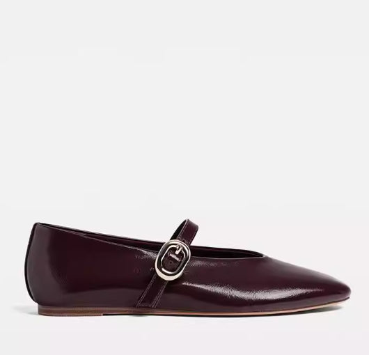 Sarah Express Burgundy V-Strap Round Toe Flats