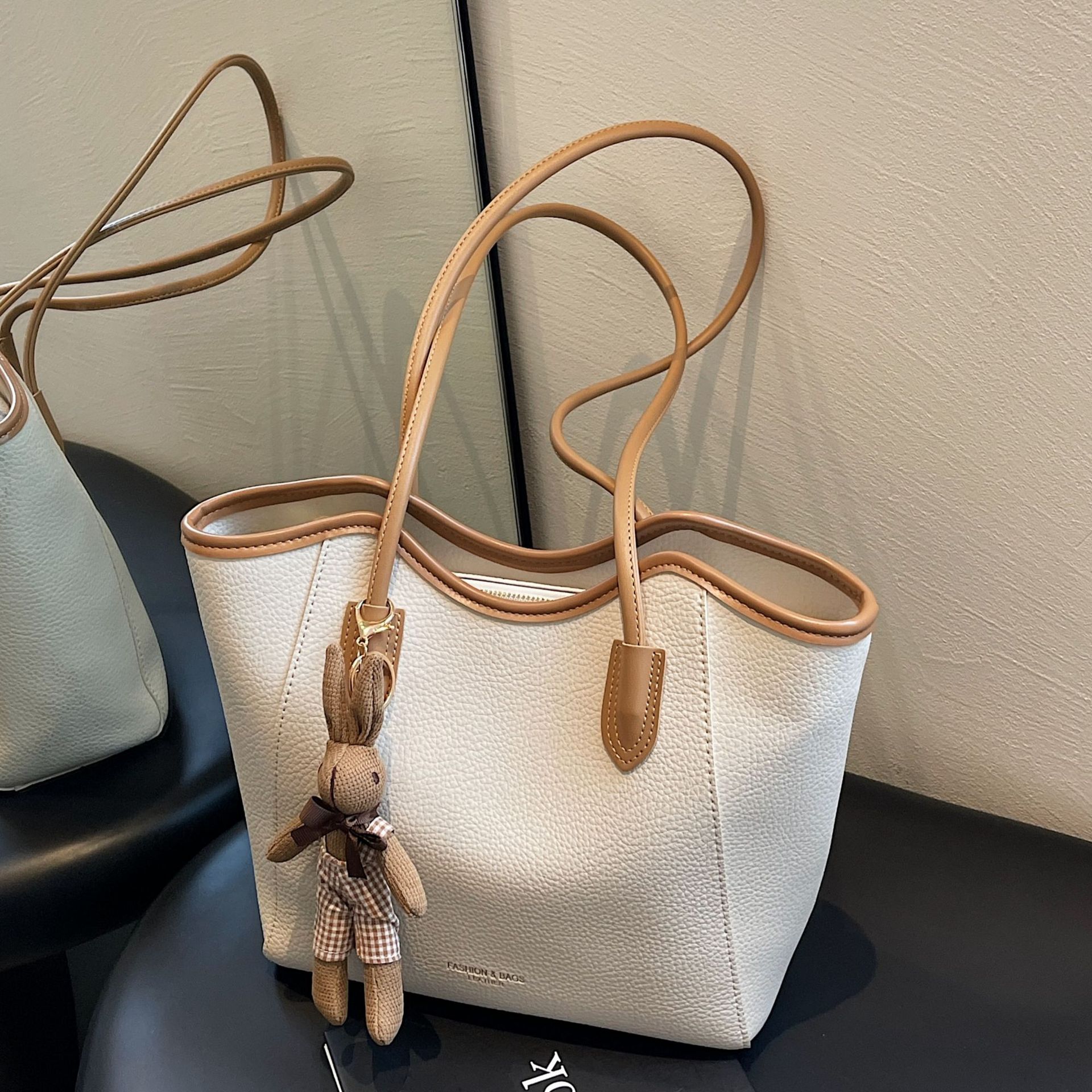Sarah Express Textured Retro Minimalist Shoulder Bag