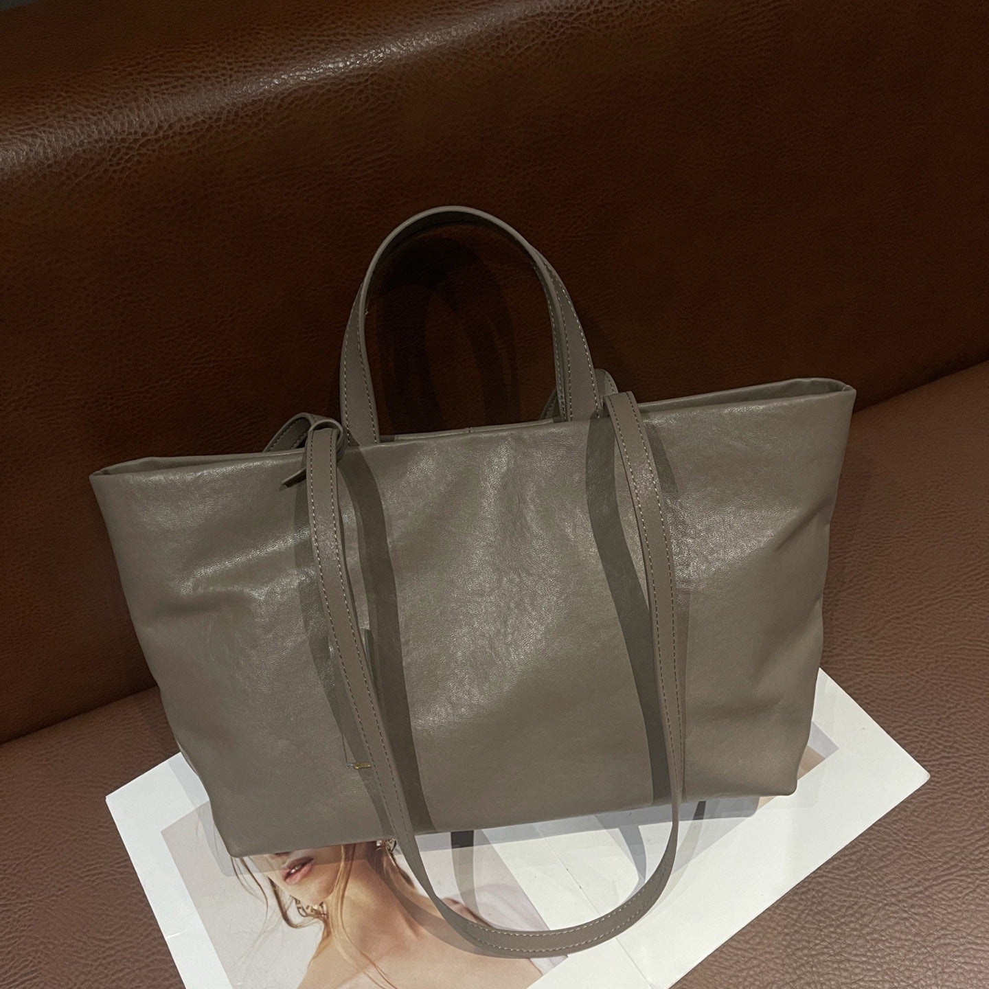 New Women's Bag, Underarm Single-shoulder Cross-border First-layer Cowhide Tote, Niche Crossbody, Vintage Soft Leather, Large Capacity – front product view