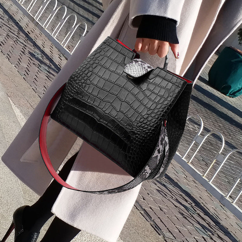 Sarah Express Structured Contrast Texture Messenger Bag