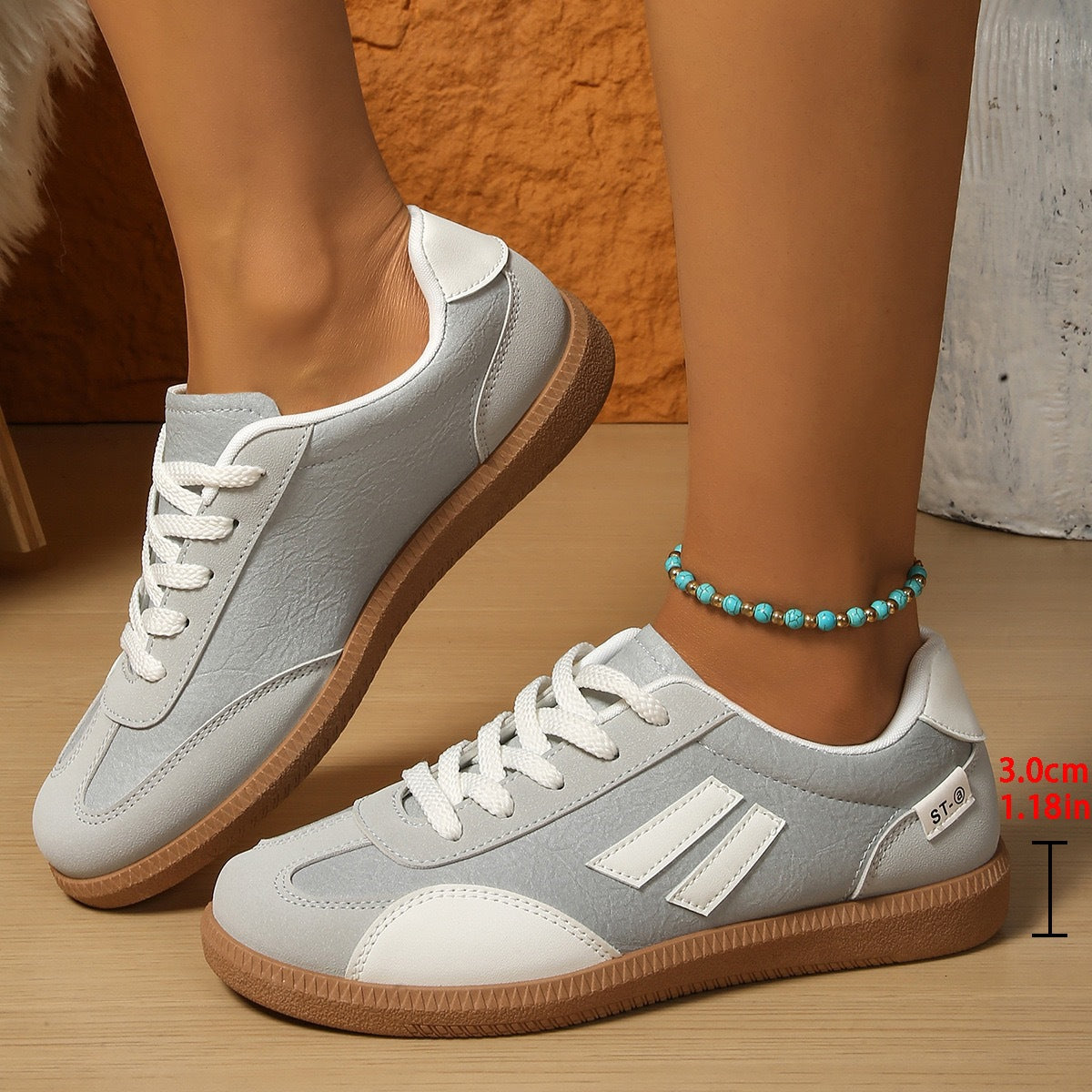 Sarah Express Retro Flat-Soled Lace-Up Sneakers B32 Gray