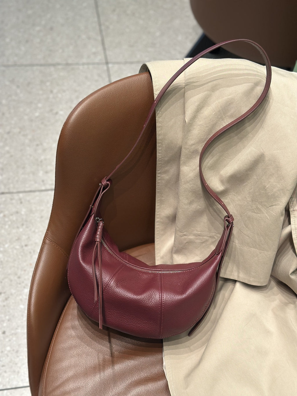 Sarah Express Top-Grain Cowhide Dumpling Crossbody Bag