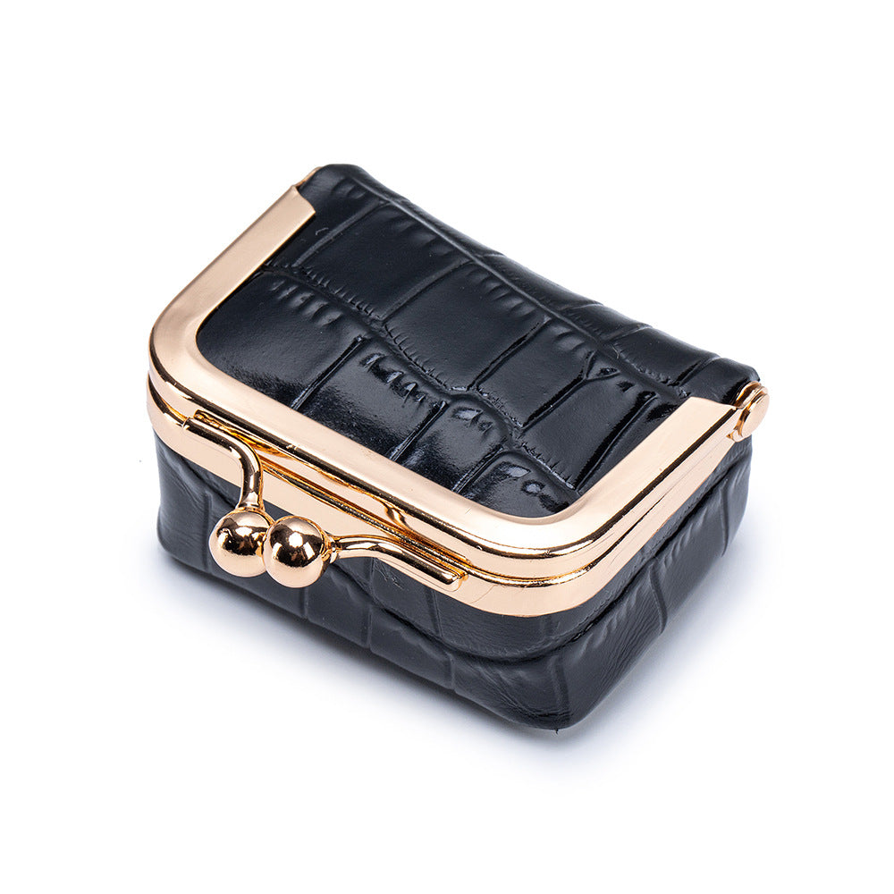 Sarah Express Crocodile Pattern Genuine Leather Coin Wallet Black