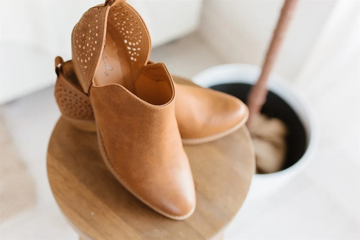 Sarah Express Women's Retro Cut-Out Ankle Boots