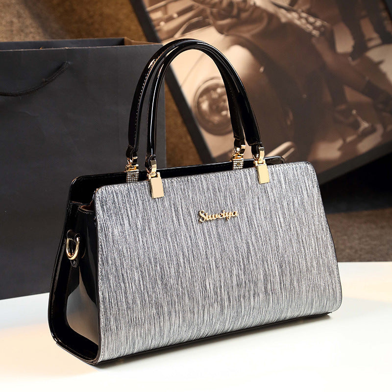 Sarah Express Structured Contrast Messenger Handbag