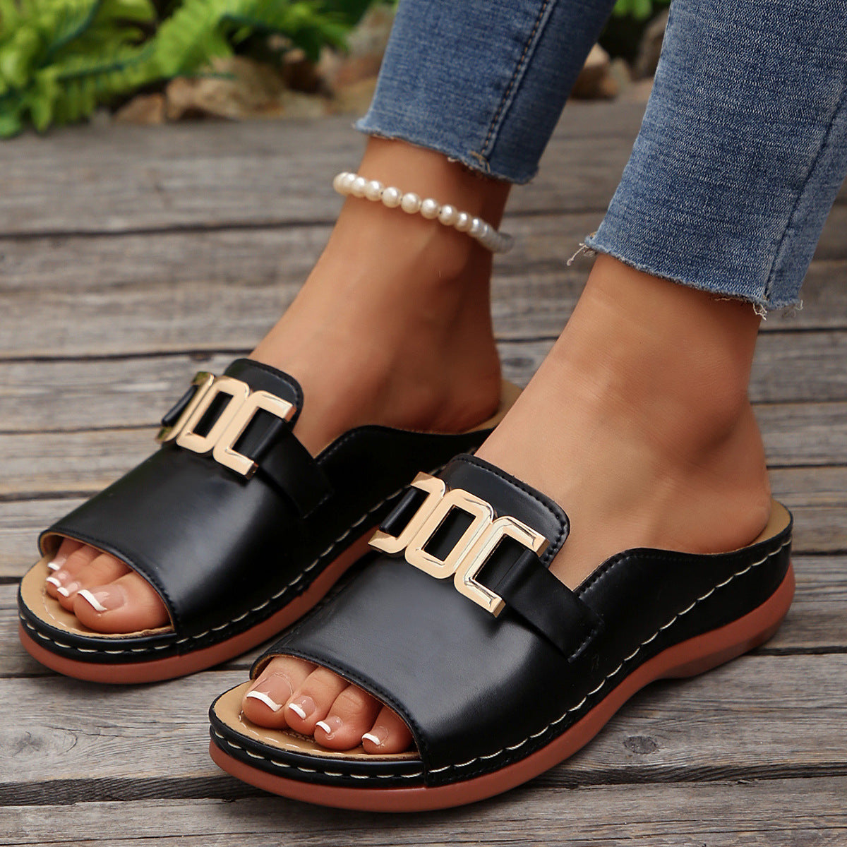 Sarah Express Women's Chain Detail Wedge Platform Slides
