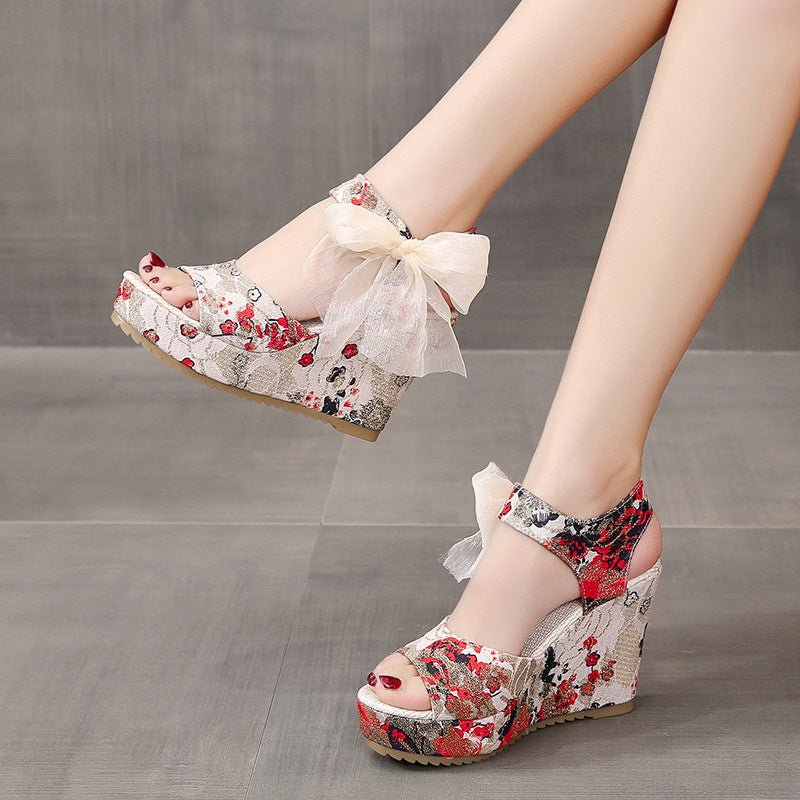 Sarah Express Printed Lace-Up Round Toe Wedge Sandals Red
