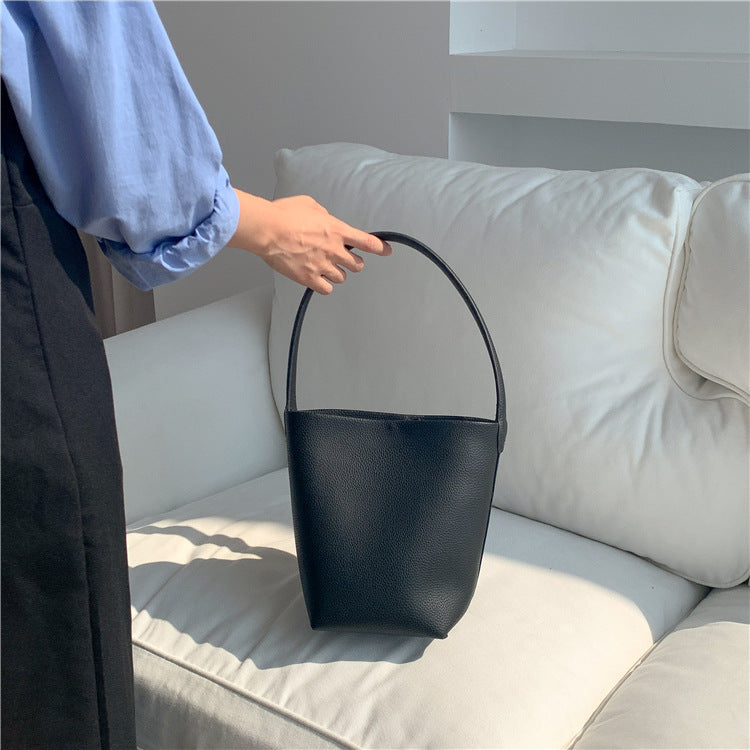 Sarah Express Simple Cylindrical Shoulder Bag