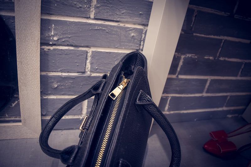 Sarah Express Structured Minimalist Messenger Handbag